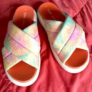 NWOT Toms Mallow Sandals